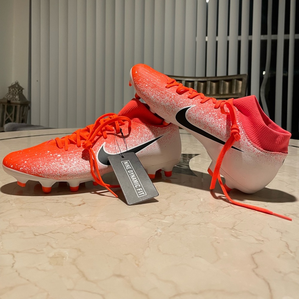 Nike Superfly 6 Academy Soccer Cleats